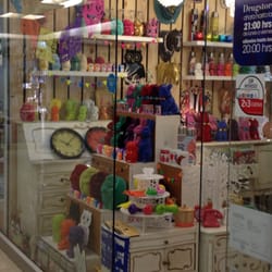 Fitback Design Store - El principal objeto de decoración y lo que destaca esta tienda son los budas de felpa