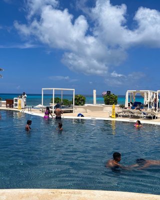 Sandos Cancún by null