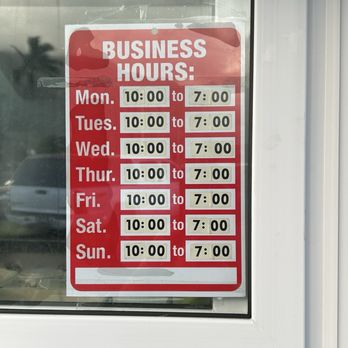 La Birria - Windward Mall Truck Hours 4/25/26 - Food Trucks Near Me - Kaneohe, Hawaii