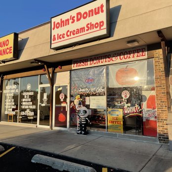 Johns Donut Shop - Small place - Donuts Near Me - Glendale Heights, Illinois