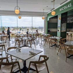 Nicolas Eatery - Main space
