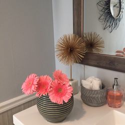 The Bungalow Day Spa - Nail spa