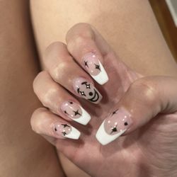 Deja Vu Salon & Spa - First set - right hand