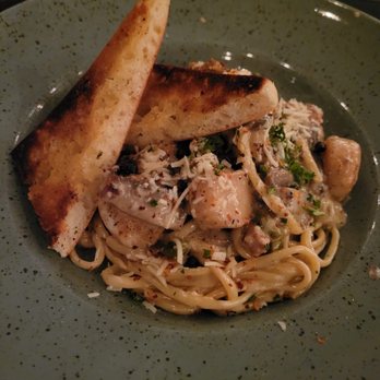 Blue Mussel Cafe - Jamie's Famous Scallop Linguine - Seafood Near Me - Rustico, Prince Edward Island
