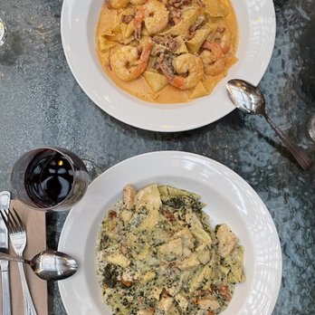 Limoncello Belltown - Taglierini Mari e Monti & Pappardelle Pesto e Pollo - Italian Near Me - Seattle, Washington Limoncello Belltown - Taglierini Mari e Monti & Pappardelle Pesto e Pollo - Italian Near Me - Seattle, Washington