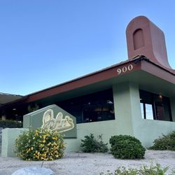 Restaurant front right off Palm Canyon Drive
