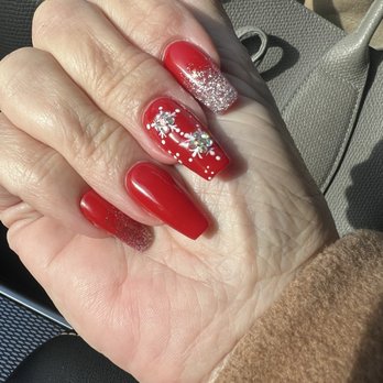 Krystal Nail Spa  - Christmas design - Nail Salons Near Me - Falls Church, Virginia