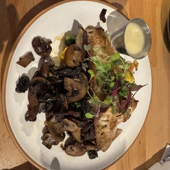 Hook & Anchor - Red snapper with mushrooms and veggies - Seafood Near Me - Dana Point, California Hook & Anchor - Red snapper with mushrooms and veggies - Seafood Near Me - Dana Point, California