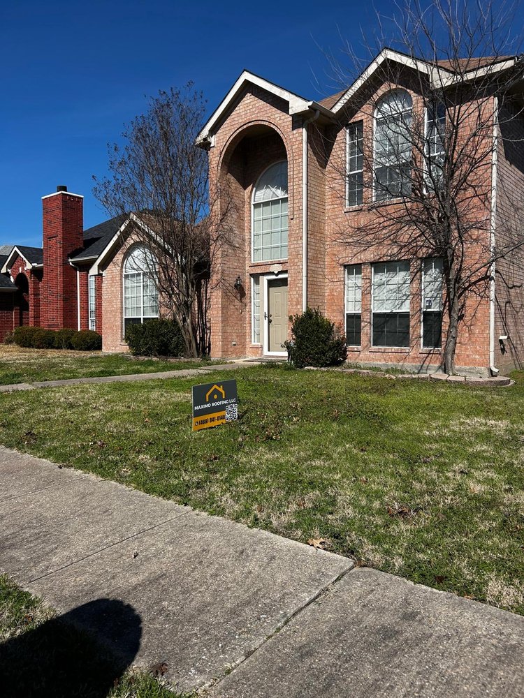 Slide of Maximo Roofing