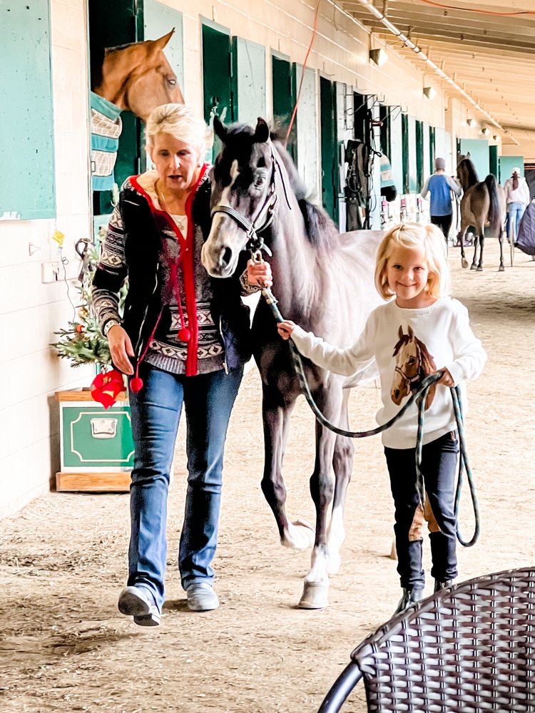 Wallen West Farms & Riding Academy Logo