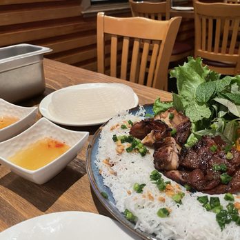 Que Viet - Pork and Grilled Chicken Thigh Woven Vermicelli /Banh Hoi Ga Ngu Vi Huong (definitely enough for two people) - Vietnamese Near Me - San Francisco, California