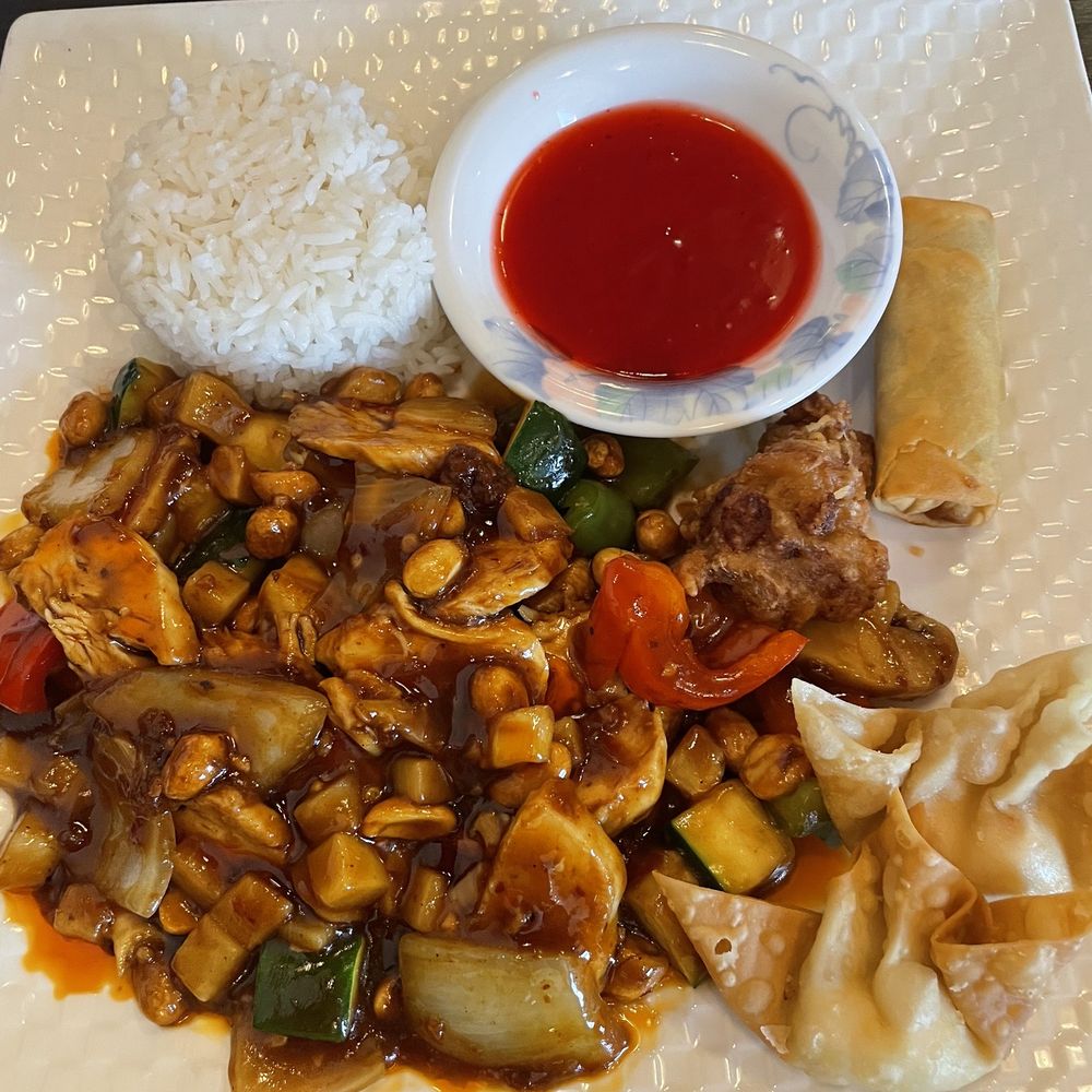 Cheng's Beijing - Kung Pao Chicken lunch platter - Chinese Near Me - Oro Valley, Arizona