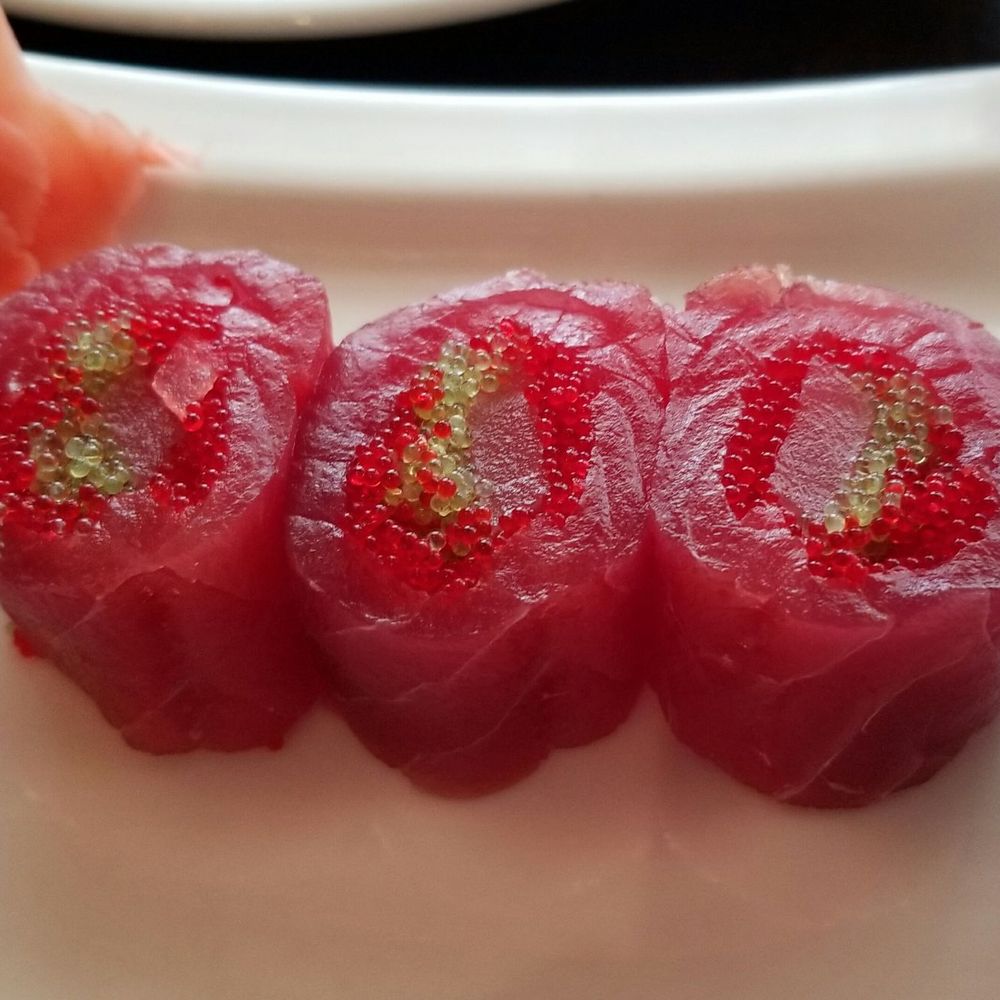 Oishi - Tuna and 2 kinds of caviar wrapped in tuna - Japanese Near Me - Newtown, Pennsylvania
