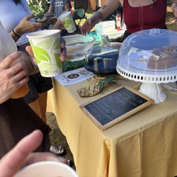 Aguadilla Farmers Market - Bebidas locales de jugos naturales