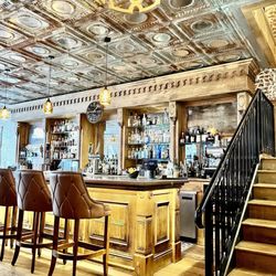 Bia Kitchen - Beautiful bar area