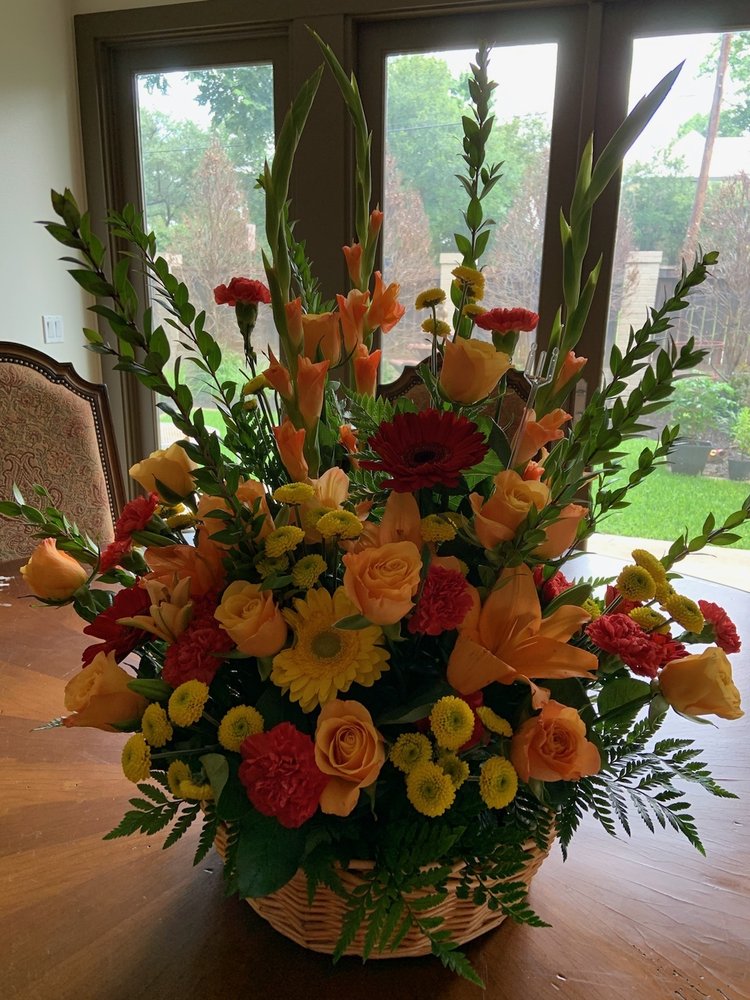 BELLE’S FLORAL Updated September 2024 3434 S Flores St, San Antonio