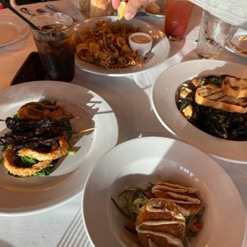 Bella Siena - Crab cakes, skirt steak satay, Calamari & Cozze & Vongole - Italian Near Me - Benicia, California