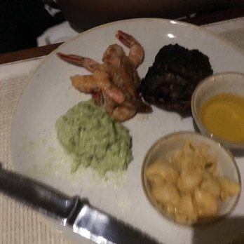 Tradewinds - Surf and turf gone wrong again like look at this boxed macaroni and cheese kid sized  side dish smh - American Near Me - Cancún, ROO