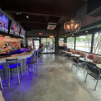 Tacos Kchetes Sports Bar - Patio Bar - Sports Bars Near Me - Dallas, Texas
