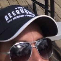 Bartenders don't wash their hands... be prepared to hit the toilet after one beer Bartenders don't wash their hands... be prepared to hit the toilet after one beer