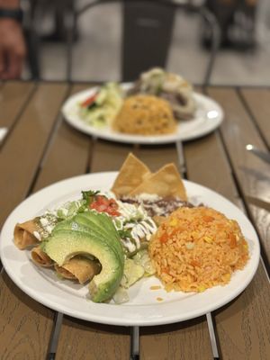 El Sabor Restaurant by null