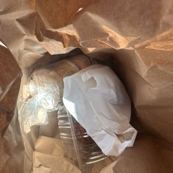 Trinks - Scone and gingerbread pudding muffin - Coffee & Tea Near Me - Gualala, California