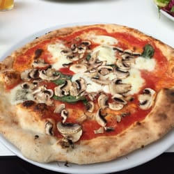 Pizza Mari - Pizza Bufala + Funghi