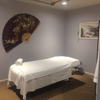 Pure Harmony Massage - Real comfy massage rooms with nice ornamentation - Massage Therapy Near Me - Costa Mesa, California