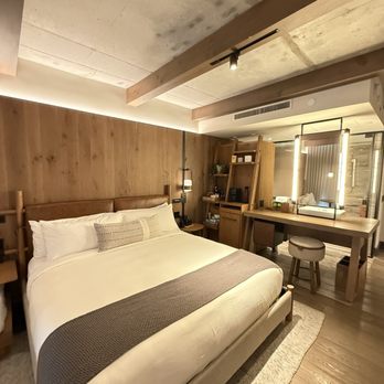 1 Hotel Nashville - Room with vanity and bar area - Hotels Near Me - Nashville, Tennessee