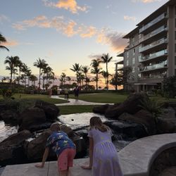 Outrigger Honua Kai Resort & Spa - The backyard leading to the beach