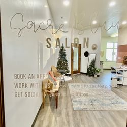 Sacre Bluu Salon