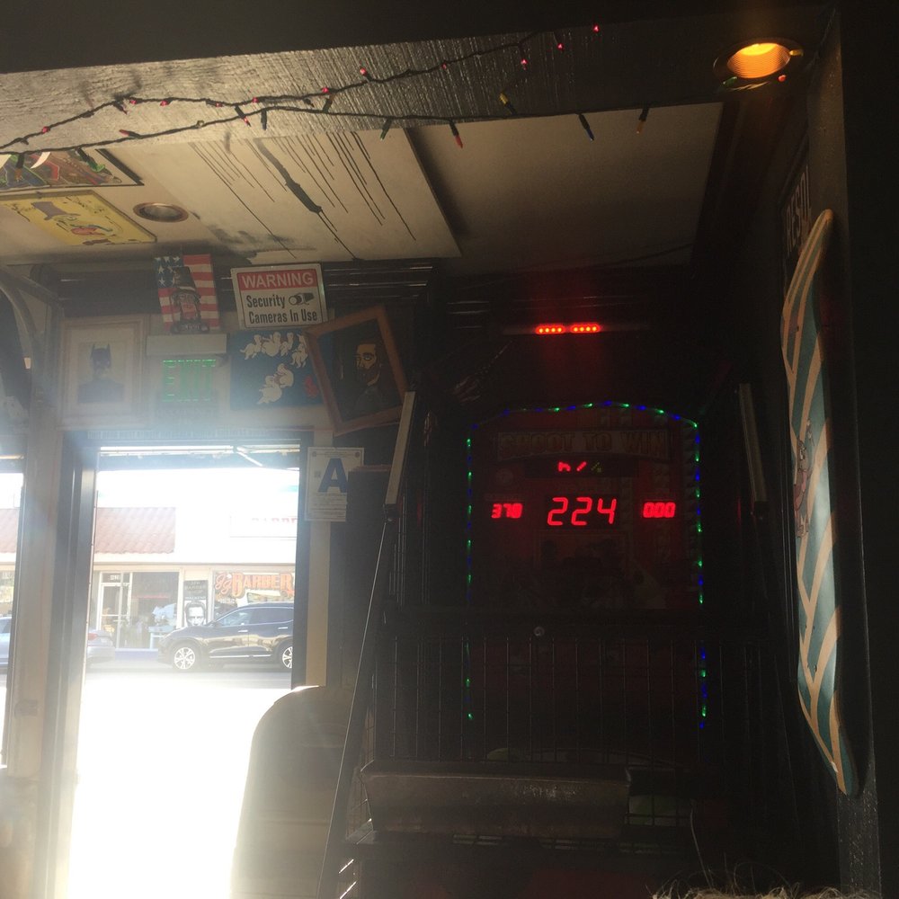Thrusters Lounge - Basketball. - Lounges Near Me - San Diego, California