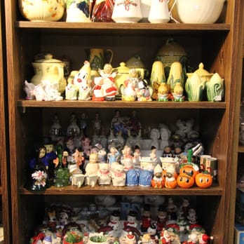 Traditions Antique Mall - large array of salt and pepper shakers - Antiques Near Me - Wildwood, Florida Traditions Antique Mall - large array of salt and pepper shakers - Antiques Near Me - Wildwood, Florida