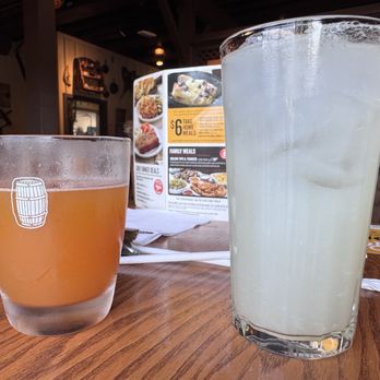 Cracker Barrel Old Country Store - Peach mimosa & lemonade - Breakfast & Brunch Near Me - Pickerington, Ohio Cracker Barrel Old Country Store - Peach mimosa & lemonade - Breakfast & Brunch Near Me - Pickerington, Ohio