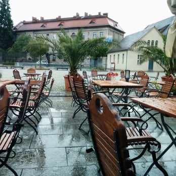 Der Hammer - Außenbereich im Regen - German Near Me - Potsdam, BB