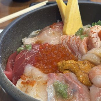 Sushi Ken - Chirashi Deluxe Don - Sushi Bars Near Me - Fremont, California Sushi Ken - Chirashi Deluxe Don - Sushi Bars Near Me - Fremont, California