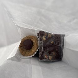 Old Towne Bakery - Down bag sneak shot. The Fudge is ridiculous rich. The Peanut Butter Cookie is great. I can't remember what was under it. Tehehe