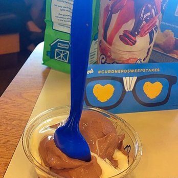 Culver's - Chocolate frozen custard with marshmallow cream sauce - Ice Cream & Frozen Yogurt Near Me - San Antonio, Texas Culver's - Chocolate frozen custard with marshmallow cream sauce - Ice Cream & Frozen Yogurt Near Me - San Antonio, Texas