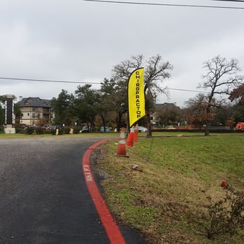 Thrive Chiropractic Center - Look for the yellow "CHIROPRACTOR" flags! - Chiropractors Near Me - Austin, Texas Thrive Chiropractic Center - Look for the yellow "CHIROPRACTOR" flags! - Chiropractors Near Me - Austin, Texas