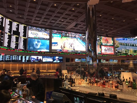 Wynn Race & Sports Book by null