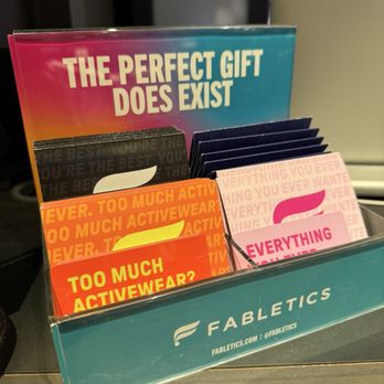 Fabletics - Women's Clothing Near Me - Honolulu, Hawaii