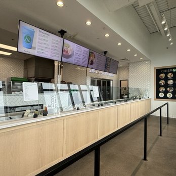 Crisp & Green - Counter - Salad Near Me - Apple Valley, Minnesota