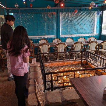 Canoe House - outdoor seating - Hawaiian Near Me - South Pasadena, California
