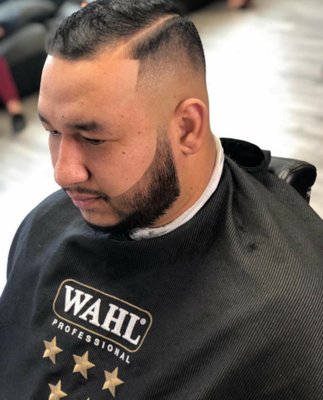 La Familia Barbershop by null