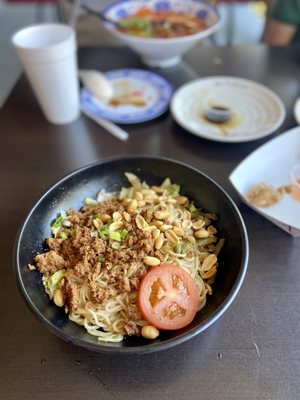 Meet Noodles by null
