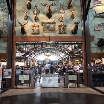 Bass Pro Shops - Outdoor Gear Near Me - Dania, Florida