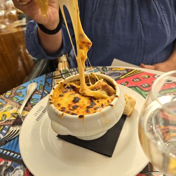 La Belle Ferronière - Onion Gratin Soup - Brasseries Near Me - Paris, 75