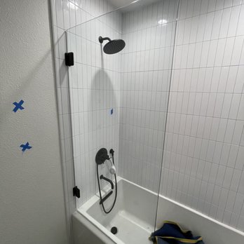 All Glass Work - Hinge shower door - Glass & Mirrors Near Me - Van Nuys, California All Glass Work - Hinge shower door - Glass & Mirrors Near Me - Van Nuys, California