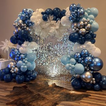 Alora Event Design - A beautiful, sparkly shimmer wall backdrop framed with a high density balloon garland for a Denim&Diamonds Fundraiser at #CieloAtCastlePines - Balloon Services Near Me Alora Event Design - A beautiful, sparkly shimmer wall backdrop framed with a high density balloon garland for a Denim&Diamonds Fundraiser at #CieloAtCastlePines - Balloon Services Near Me