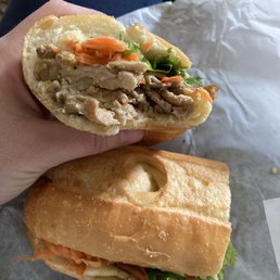 Bánh mì- so fresh and crunchy!